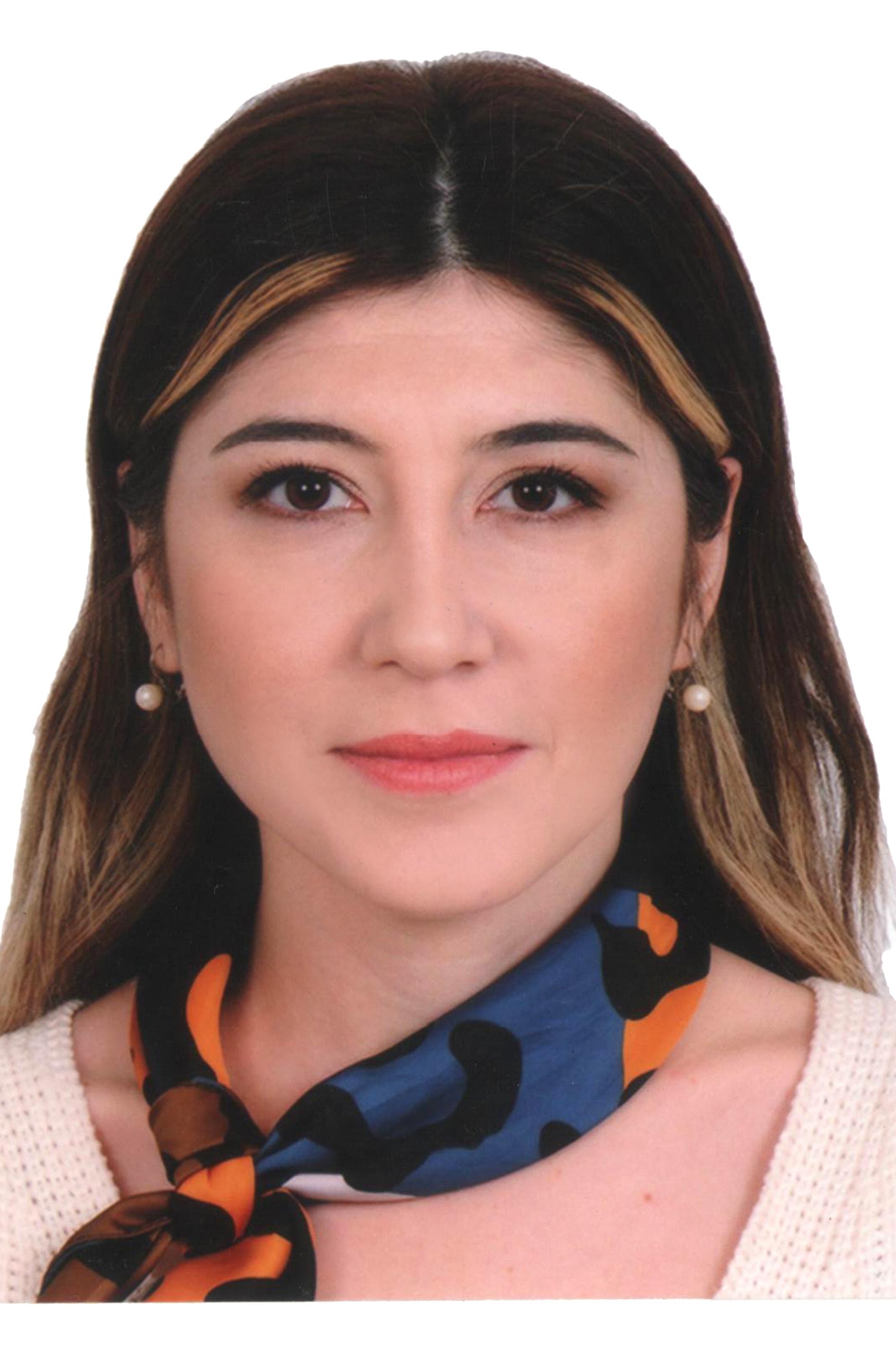 Pınar Düzağaçç.jpg