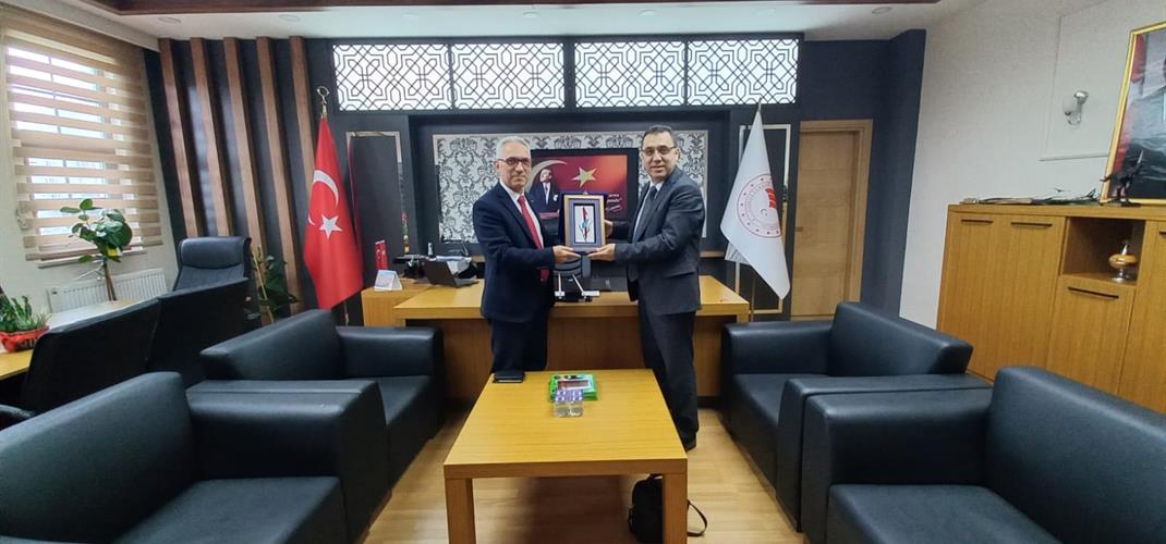Kütahya Valiliği Özel İdare Genel Sekreteri Mücahit ERACAR Bölge Müdürümüz Kemal CAN'ı Ziyaret etti.